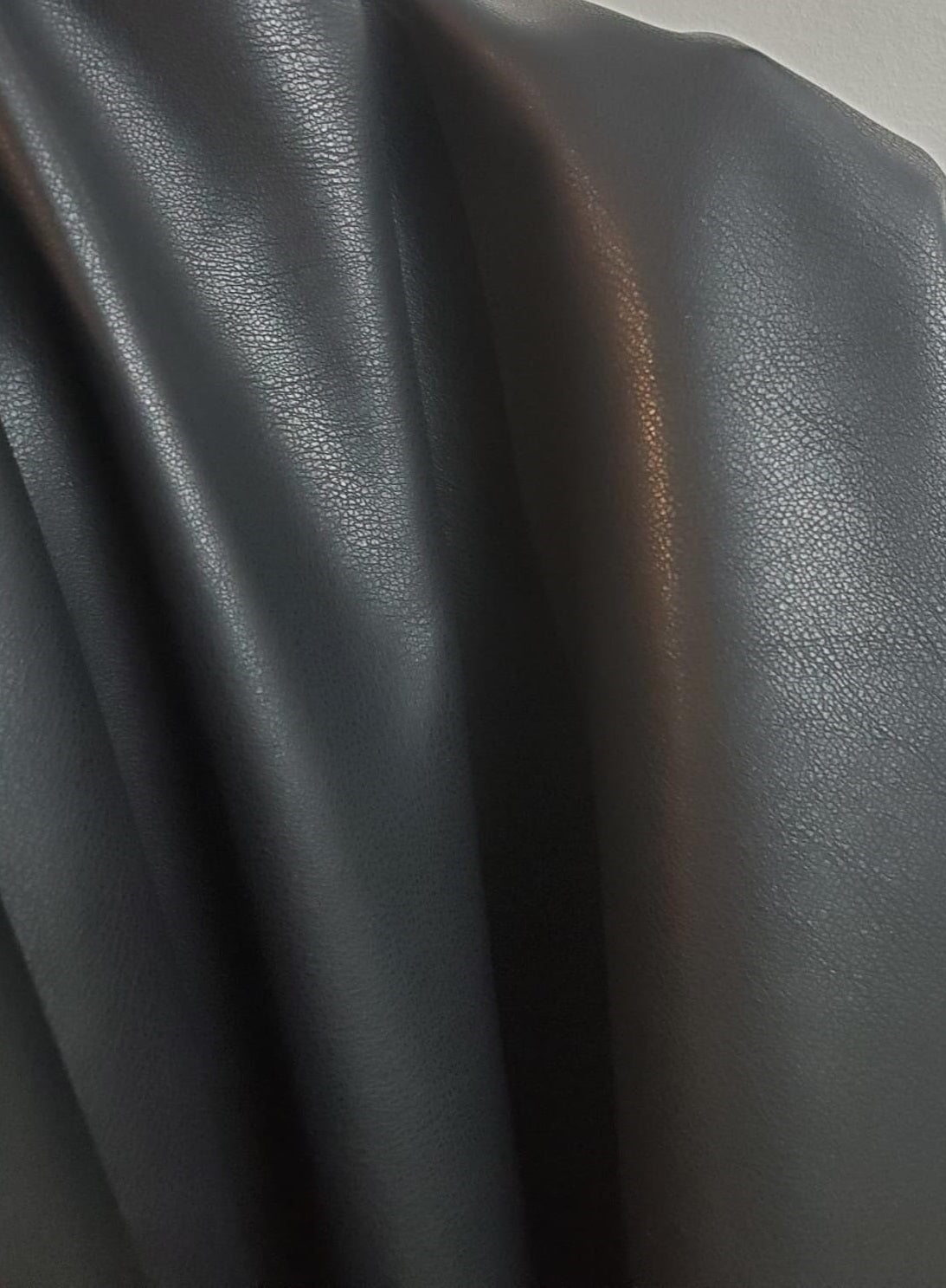 Black Lightweight Stretch Pleather – The New Craft House